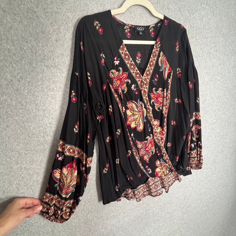 GiGiO Wrap Peasant Blouse M Black Floral Paisley Boho Western Dark Romantic Boho